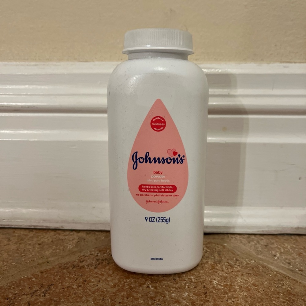 Johnson's Baby Powder Original Pink Label with Talc 9 oz. NEW